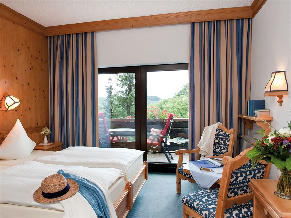 Victor'S Seehotel Weingaertner Bostalsee Bosen-Eckelhausen Exterior photo